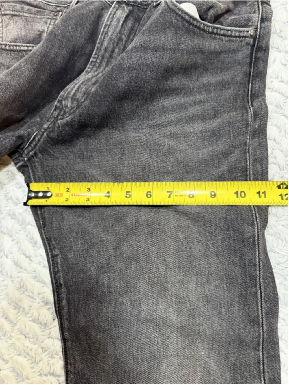 Levi's Premium Men's Gray Dark Wash Straight Regular Fit Denim Jeans 5-Pocket